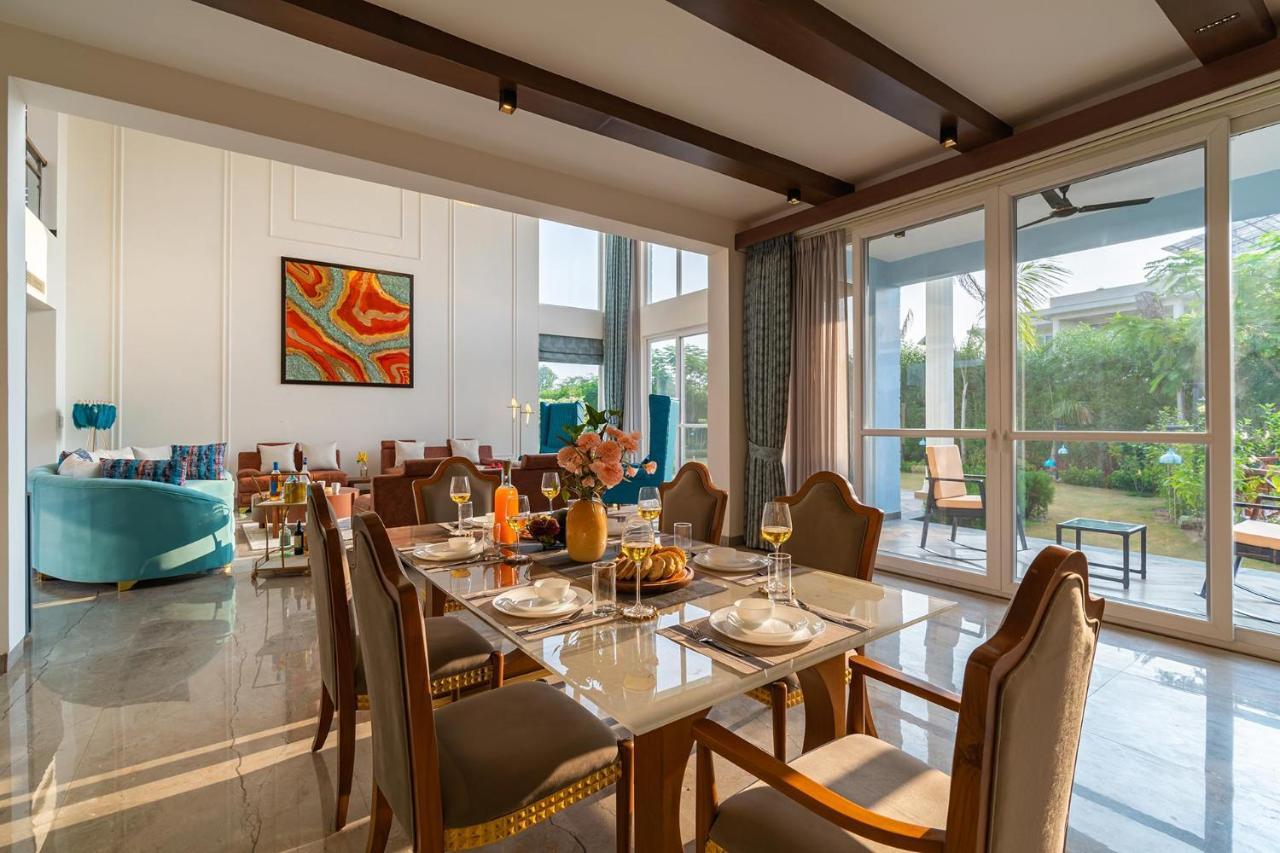 Stayvista At Serenity Farms With Pool, Lawn, Bonfire & Bbq Sohna Exteriér fotografie