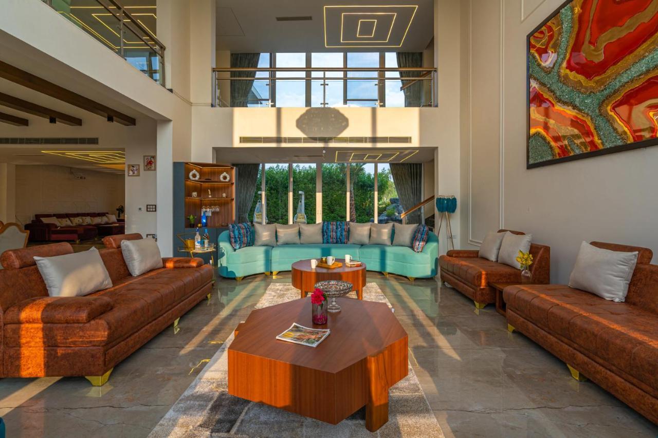 Stayvista At Serenity Farms With Pool, Lawn, Bonfire & Bbq Sohna Exteriér fotografie