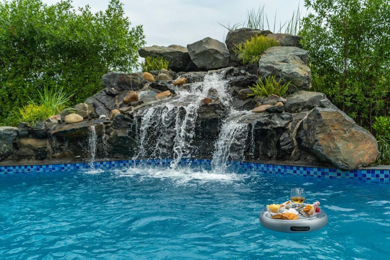 Stayvista At Serenity Farms With Pool, Lawn, Bonfire & Bbq Sohna Exteriér fotografie