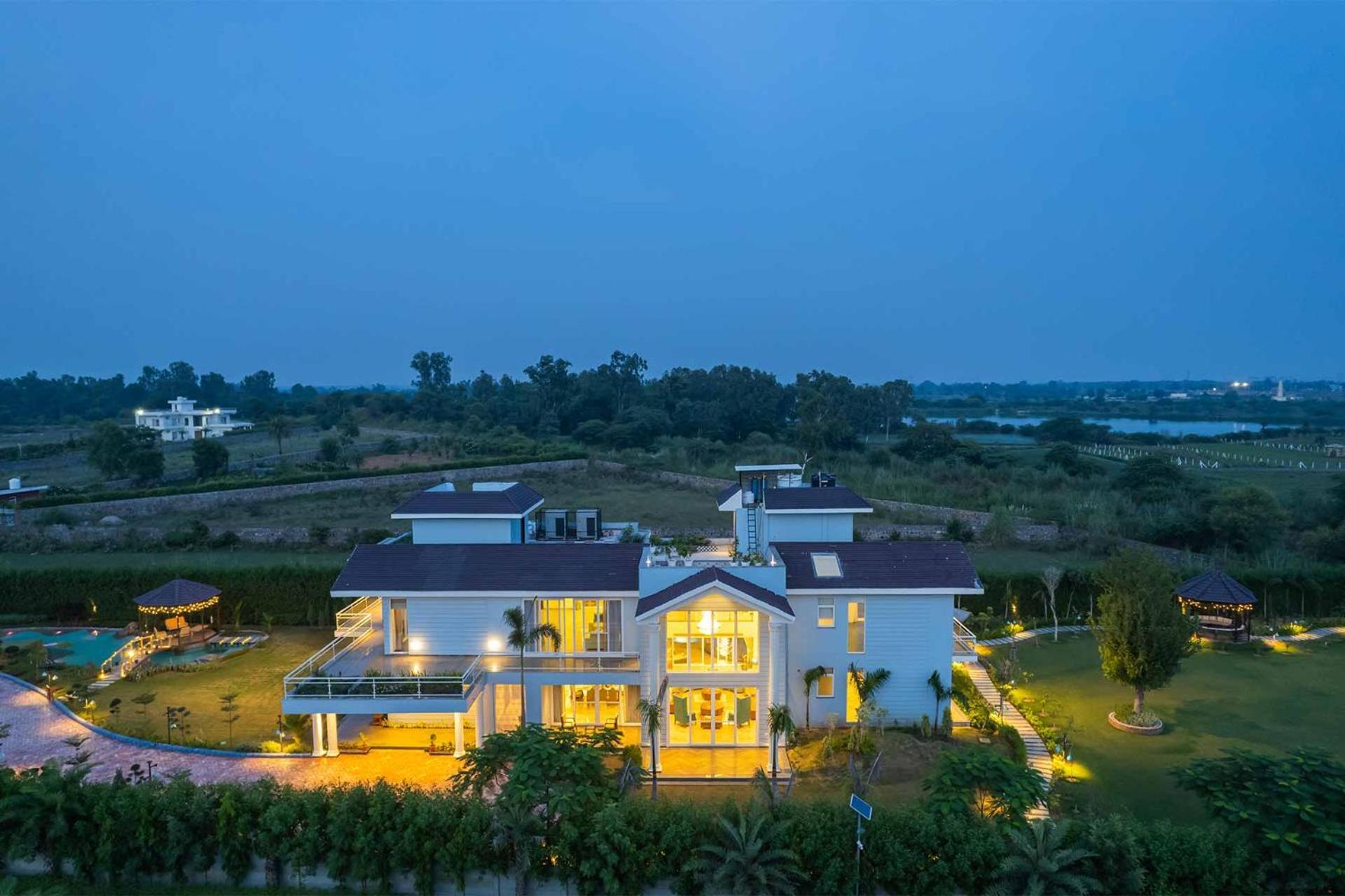 Stayvista At Serenity Farms With Pool, Lawn, Bonfire & Bbq Sohna Exteriér fotografie
